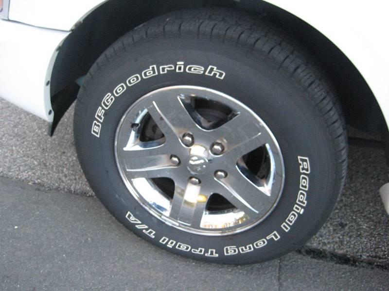 2005 Dodge Durango Limited 4WD 4dr SUV w/ Front, Rear and Third Row H, available for sale in Massapequa, New York | Rite Choice Auto Inc.. Massapequa, New York 2005 Dodge Durango Limited 4WD 4dr SUV w/ Front, Rear and Third Row H, available for sale in Massapequa, New York | Rite Choice Auto Inc.. Massapequa, New York