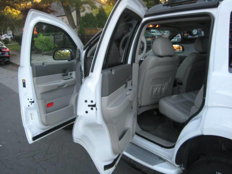 2005 Dodge Durango Limited 4WD 4dr SUV w/ Front, Rear and Third Row H, available for sale in Massapequa, New York | Rite Choice Auto Inc.. Massapequa, New York 2005 Dodge Durango Limited 4WD 4dr SUV w/ Front, Rear and Third Row H, available for sale in Massapequa, New York | Rite Choice Auto Inc.. Massapequa, New York