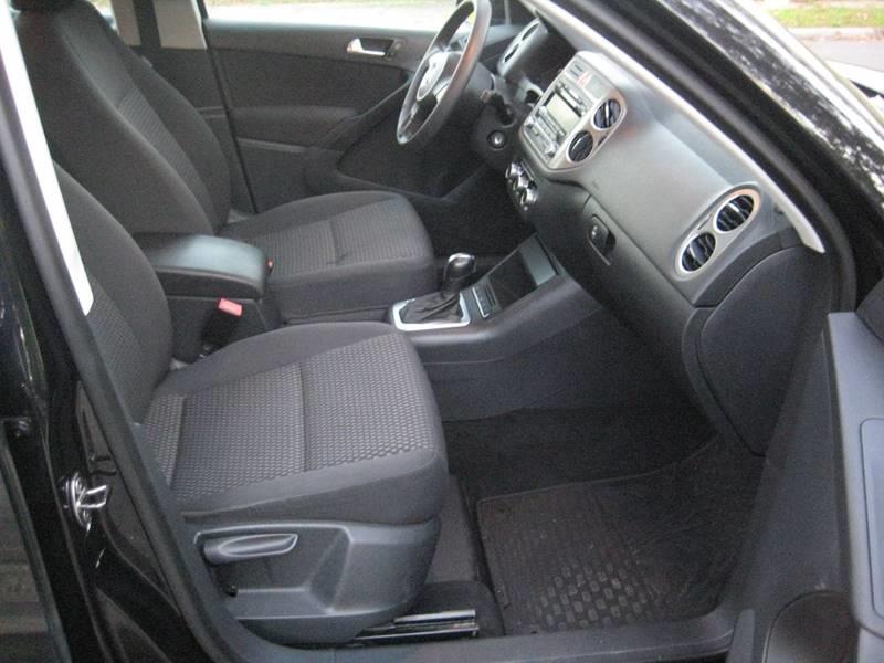 2011 Volkswagen Tiguan SE 4Motion 4dr SUV, available for sale in Massapequa, New York | Rite Choice Auto Inc.. Massapequa, New York 2011 Volkswagen Tiguan SE 4Motion 4dr SUV, available for sale in Massapequa, New York | Rite Choice Auto Inc.. Massapequa, New York