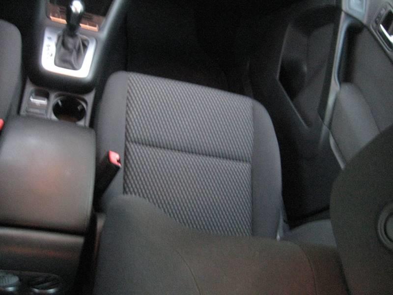 2011 Volkswagen Tiguan SE 4Motion 4dr SUV, available for sale in Massapequa, New York | Rite Choice Auto Inc.. Massapequa, New York 2011 Volkswagen Tiguan SE 4Motion 4dr SUV, available for sale in Massapequa, New York | Rite Choice Auto Inc.. Massapequa, New York
