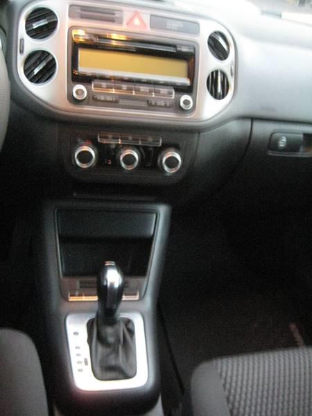 2011 Volkswagen Tiguan SE 4Motion 4dr SUV, available for sale in Massapequa, New York | Rite Choice Auto Inc.. Massapequa, New York 2011 Volkswagen Tiguan SE 4Motion 4dr SUV, available for sale in Massapequa, New York | Rite Choice Auto Inc.. Massapequa, New York