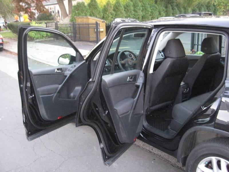 2011 Volkswagen Tiguan SE 4Motion 4dr SUV, available for sale in Massapequa, New York | Rite Choice Auto Inc.. Massapequa, New York 2011 Volkswagen Tiguan SE 4Motion 4dr SUV, available for sale in Massapequa, New York | Rite Choice Auto Inc.. Massapequa, New York