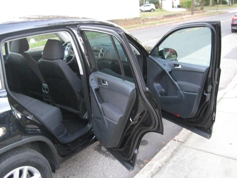 2011 Volkswagen Tiguan SE 4Motion 4dr SUV, available for sale in Massapequa, New York | Rite Choice Auto Inc.. Massapequa, New York 2011 Volkswagen Tiguan SE 4Motion 4dr SUV, available for sale in Massapequa, New York | Rite Choice Auto Inc.. Massapequa, New York