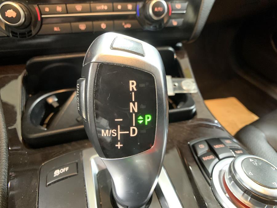 2011 BMW 5 Series 4dr Sdn 550i xDrive AWD, available for sale in Stratford, Connecticut | Wiz Leasing Inc. Stratford, Connecticut 2011 BMW 5 Series 4dr Sdn 550i xDrive AWD, available for sale in Stratford, Connecticut | Wiz Leasing Inc. Stratford, Connecticut