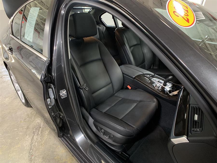 2011 BMW 5 Series 4dr Sdn 550i xDrive AWD, available for sale in Stratford, Connecticut | Wiz Leasing Inc. Stratford, Connecticut 2011 BMW 5 Series 4dr Sdn 550i xDrive AWD, available for sale in Stratford, Connecticut | Wiz Leasing Inc. Stratford, Connecticut