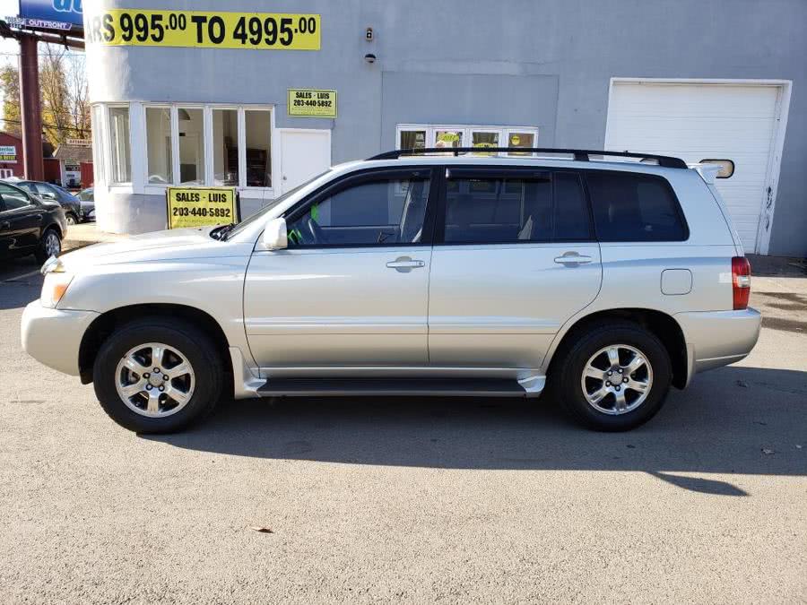 2004 Toyota Highlander 4dr V6 4WD w/3rd Row, available for sale in Meriden, Connecticut | Cos Central Auto. Meriden, Connecticut