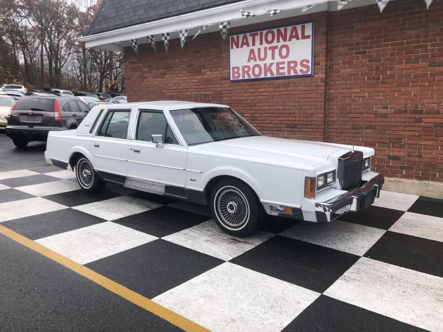 1989 Lincoln Town Car 4dr Sedan Signature, available for sale in Waterbury, Connecticut | National Auto Brokers, Inc.. Waterbury, Connecticut 1989 Lincoln Town Car 4dr Sedan Signature, available for sale in Waterbury, Connecticut | National Auto Brokers, Inc.. Waterbury, Connecticut
