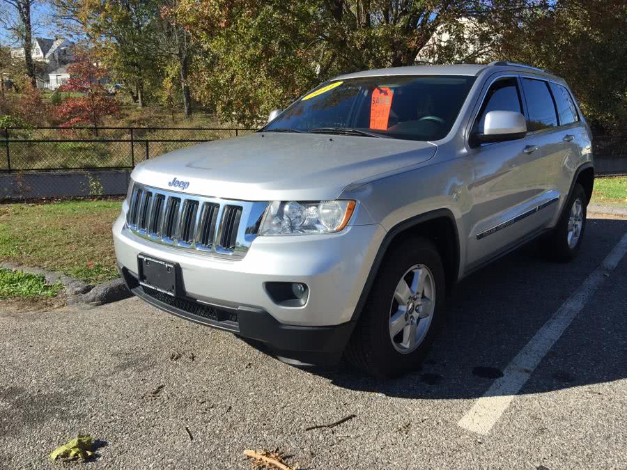 2011 Jeep Grand Cherokee 4WD 4dr Laredo, available for sale in Stratford, Connecticut | Mike's Motors LLC. Stratford, Connecticut