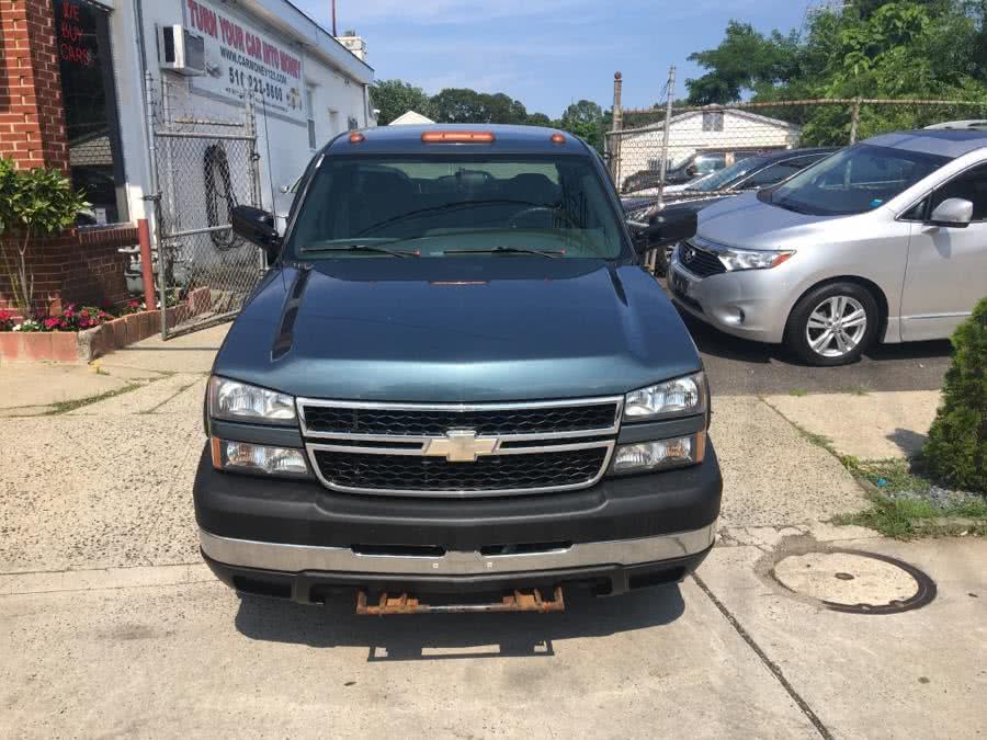 2007 Chevrolet Silverado 2500HD Classic 4WD Ext Cab 143.5" Work Truck, available for sale in Baldwin, New York | Carmoney Auto Sales. Baldwin, New York