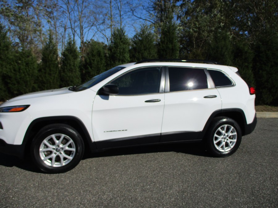 2016 Jeep Cherokee 4WD 4dr Sport, available for sale in Massapequa, New York | South Shore Auto Brokers & Sales. Massapequa, New York 2016 Jeep Cherokee 4WD 4dr Sport, available for sale in Massapequa, New York | South Shore Auto Brokers & Sales. Massapequa, New York