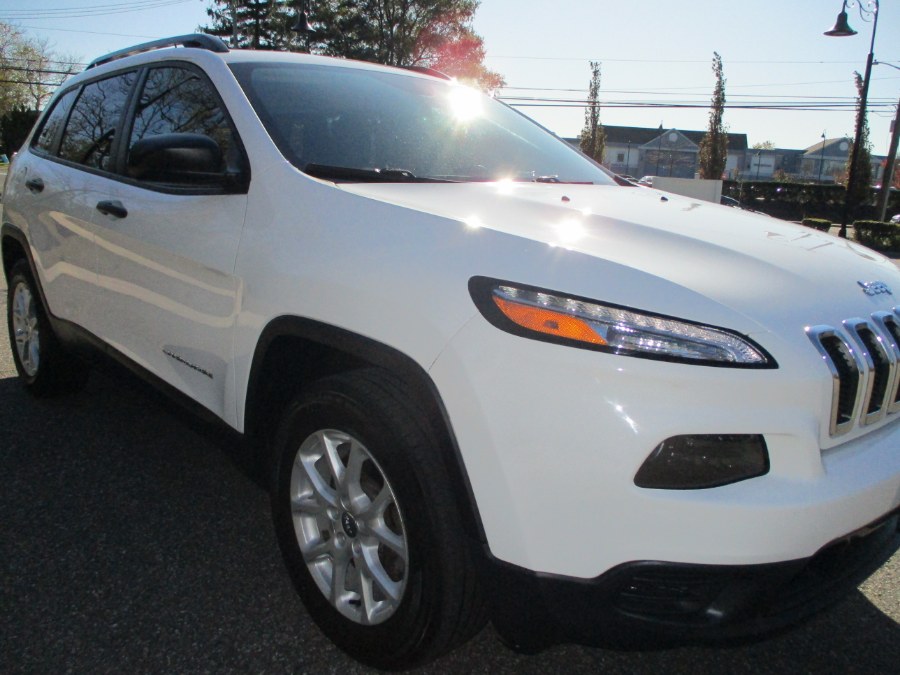 2016 Jeep Cherokee 4WD 4dr Sport, available for sale in Massapequa, New York | South Shore Auto Brokers & Sales. Massapequa, New York 2016 Jeep Cherokee 4WD 4dr Sport, available for sale in Massapequa, New York | South Shore Auto Brokers & Sales. Massapequa, New York