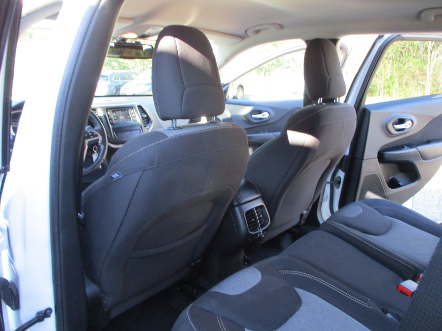 2016 Jeep Cherokee 4WD 4dr Sport, available for sale in Massapequa, New York | South Shore Auto Brokers & Sales. Massapequa, New York 2016 Jeep Cherokee 4WD 4dr Sport, available for sale in Massapequa, New York | South Shore Auto Brokers & Sales. Massapequa, New York