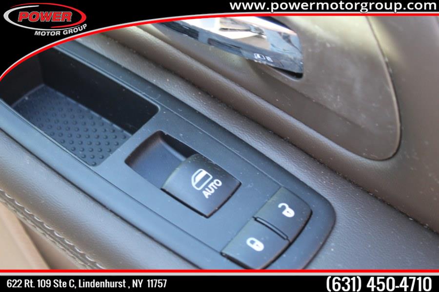 2016 Chrysler Town & Country 4dr Wgn Touring, available for sale in Lindenhurst, New York | Power Motor Group. Lindenhurst, New York 2016 Chrysler Town & Country 4dr Wgn Touring, available for sale in Lindenhurst, New York | Power Motor Group. Lindenhurst, New York