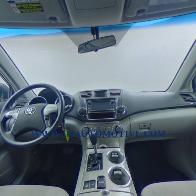 2013 Toyota Highlander 4WD 4dr V6, available for sale in Naugatuck, Connecticut | J&M Automotive Sls&Svc LLC. Naugatuck, Connecticut 2013 Toyota Highlander 4WD 4dr V6, available for sale in Naugatuck, Connecticut | J&M Automotive Sls&Svc LLC. Naugatuck, Connecticut