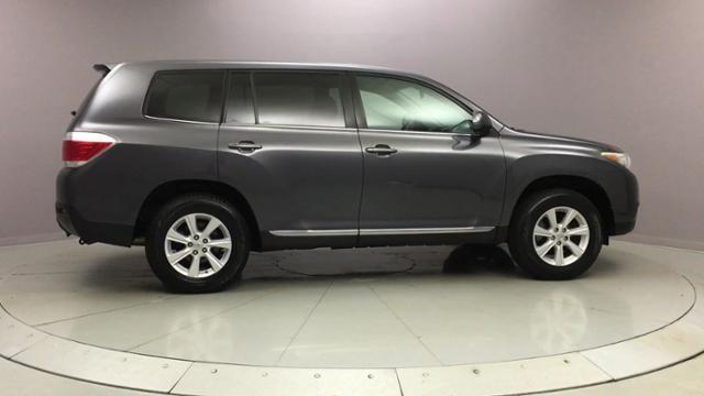 2013 Toyota Highlander 4WD 4dr V6, available for sale in Naugatuck, Connecticut | J&M Automotive Sls&Svc LLC. Naugatuck, Connecticut 2013 Toyota Highlander 4WD 4dr V6, available for sale in Naugatuck, Connecticut | J&M Automotive Sls&Svc LLC. Naugatuck, Connecticut