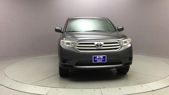 2013 Toyota Highlander 4WD 4dr V6, available for sale in Naugatuck, Connecticut | J&M Automotive Sls&Svc LLC. Naugatuck, Connecticut 2013 Toyota Highlander 4WD 4dr V6, available for sale in Naugatuck, Connecticut | J&M Automotive Sls&Svc LLC. Naugatuck, Connecticut