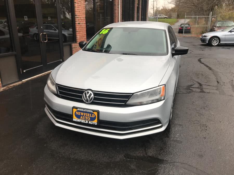 2016 Volkswagen Jetta Sedan 4dr Auto 1.4T S, available for sale in Middletown, Connecticut | Newfield Auto Sales. Middletown, Connecticut