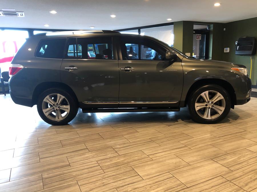 2013 Toyota Highlander 4WD 4dr V6 Limited (Natl), available for sale in West Hartford, Connecticut | AutoMax. West Hartford, Connecticut 2013 Toyota Highlander 4WD 4dr V6 Limited (Natl), available for sale in West Hartford, Connecticut | AutoMax. West Hartford, Connecticut
