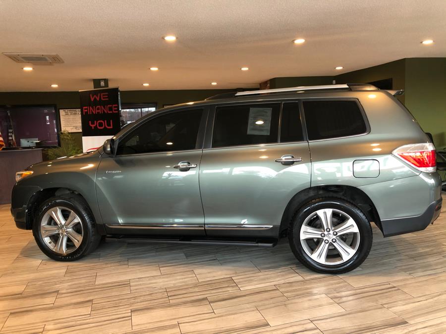 2013 Toyota Highlander 4WD 4dr V6 Limited (Natl), available for sale in West Hartford, Connecticut | AutoMax. West Hartford, Connecticut 2013 Toyota Highlander 4WD 4dr V6 Limited (Natl), available for sale in West Hartford, Connecticut | AutoMax. West Hartford, Connecticut