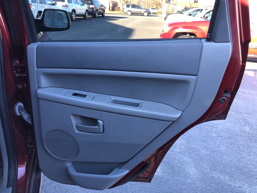 2007 Jeep Grand Cherokee 4WD 4dr Laredo, available for sale in Suffield, Connecticut | Suffield Auto LLC. Suffield, Connecticut 2007 Jeep Grand Cherokee 4WD 4dr Laredo, available for sale in Suffield, Connecticut | Suffield Auto LLC. Suffield, Connecticut