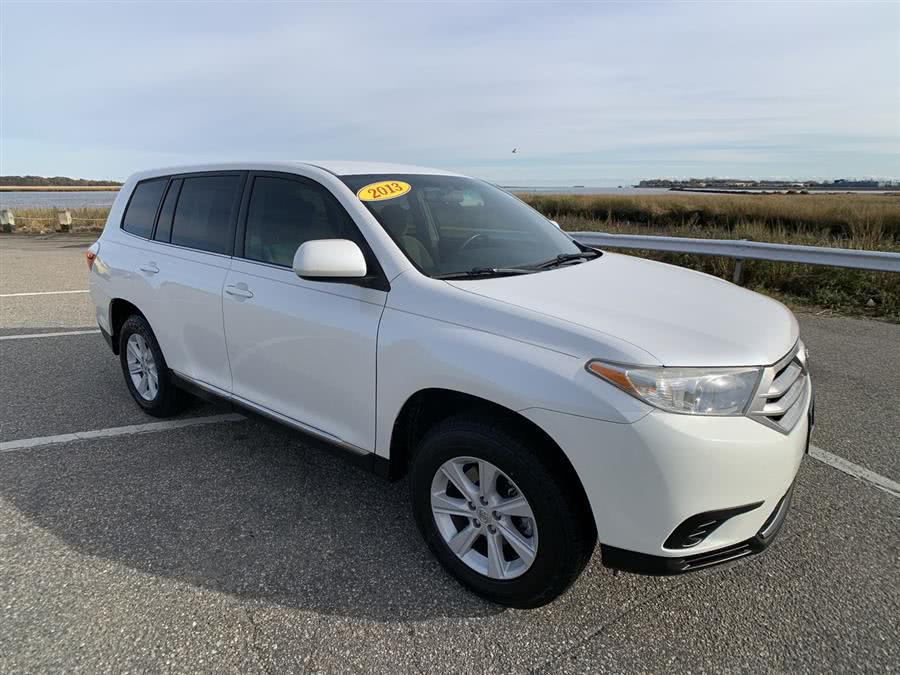 2013 Toyota Highlander FWD 4dr I4 Plus (Natl), available for sale in Stratford, Connecticut | Wiz Leasing Inc. Stratford, Connecticut