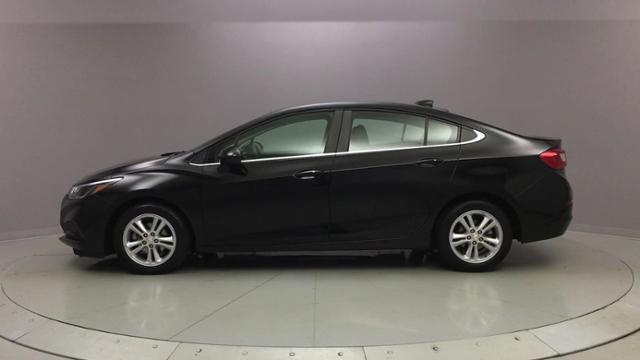 2016 Chevrolet Cruze 4dr Sdn Auto LT, available for sale in Naugatuck, Connecticut | J&M Automotive Sls&Svc LLC. Naugatuck, Connecticut 2016 Chevrolet Cruze 4dr Sdn Auto LT, available for sale in Naugatuck, Connecticut | J&M Automotive Sls&Svc LLC. Naugatuck, Connecticut