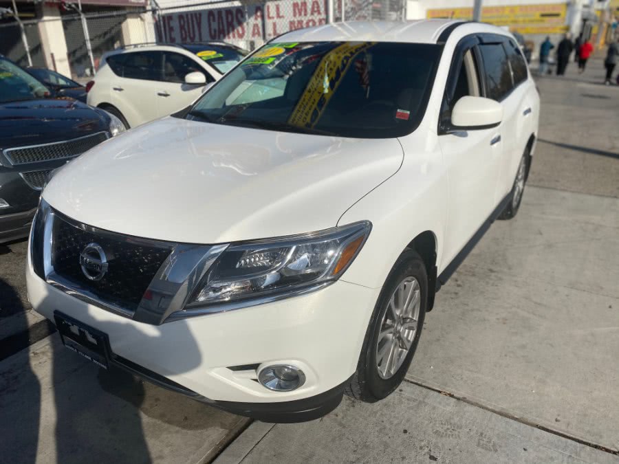 2013 Nissan Pathfinder 2WD 4dr Platinum, available for sale in Middle Village, New York | Middle Village Motors . Middle Village, New York