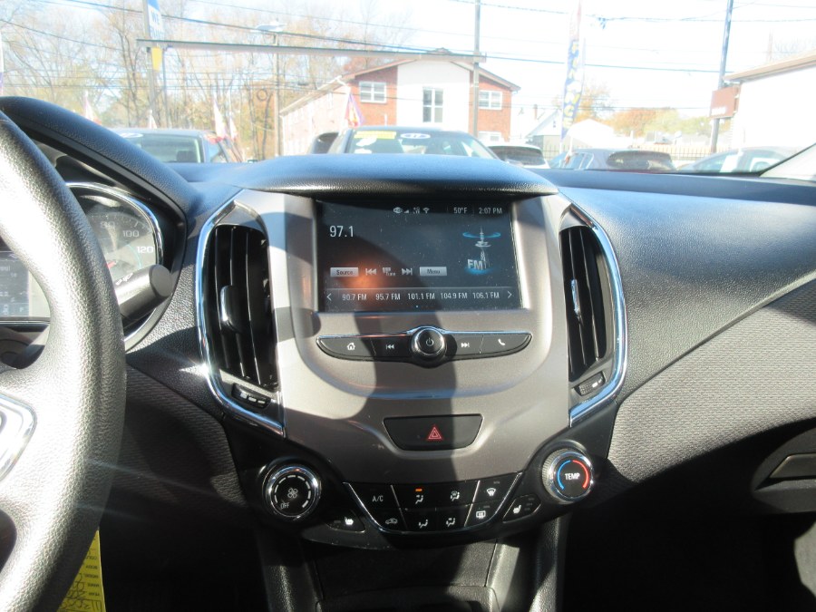 Used Chevrolet Cruze 4dr Sdn 1.4L LT w/1SD 2018 | Route 27 Auto Mall. Linden, New Jersey Used Chevrolet Cruze 4dr Sdn 1.4L LT w/1SD 2018 | Route 27 Auto Mall. Linden, New Jersey