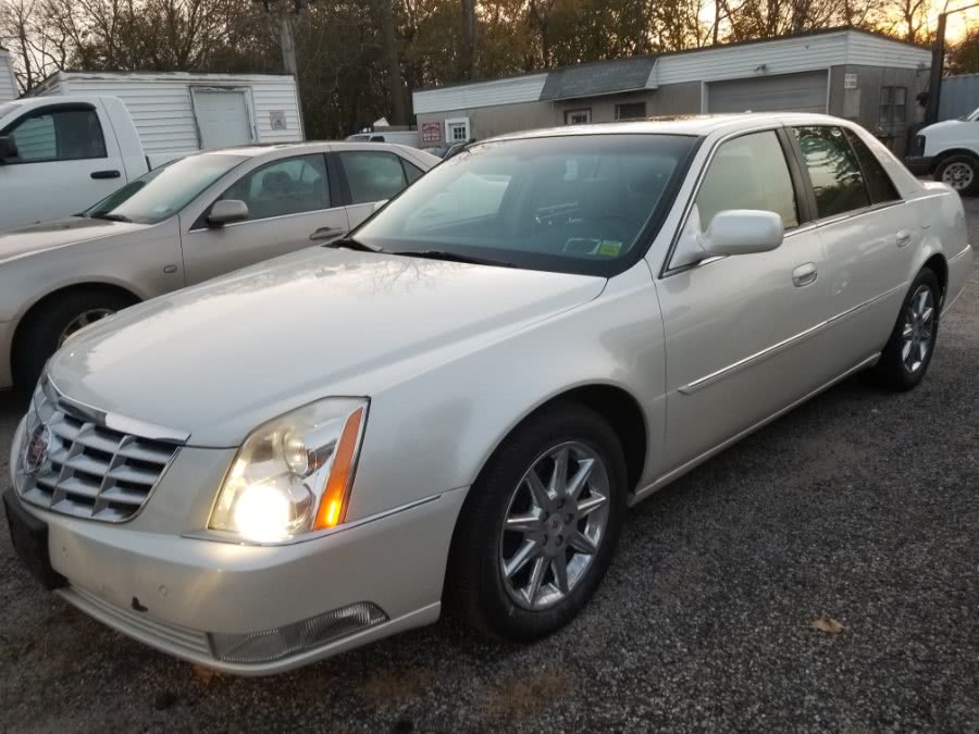 2011 Cadillac DTS 4dr Sdn Luxury Collection, available for sale in Patchogue, New York | Romaxx Truxx. Patchogue, New York