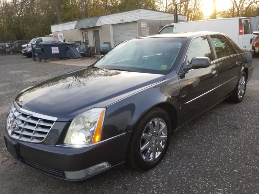 2009 Cadillac DTS 4dr Sdn w/1SD, available for sale in Patchogue, New York | Romaxx Truxx. Patchogue, New York