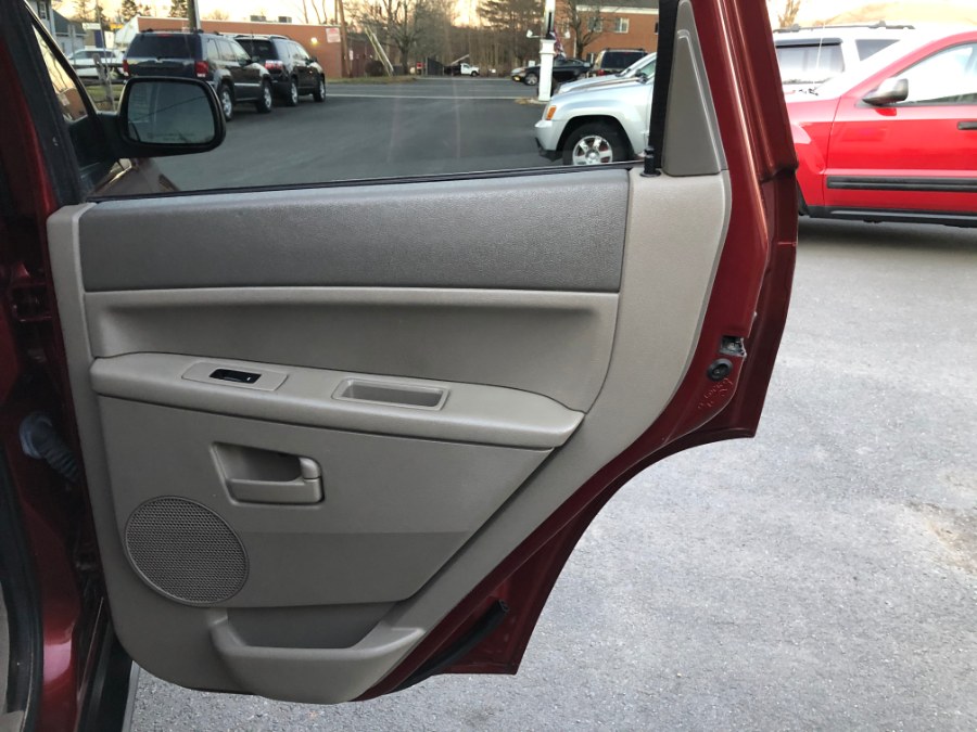 2007 Jeep Grand Cherokee 4WD 4dr Laredo, available for sale in Suffield, Connecticut | Suffield Auto LLC. Suffield, Connecticut 2007 Jeep Grand Cherokee 4WD 4dr Laredo, available for sale in Suffield, Connecticut | Suffield Auto LLC. Suffield, Connecticut