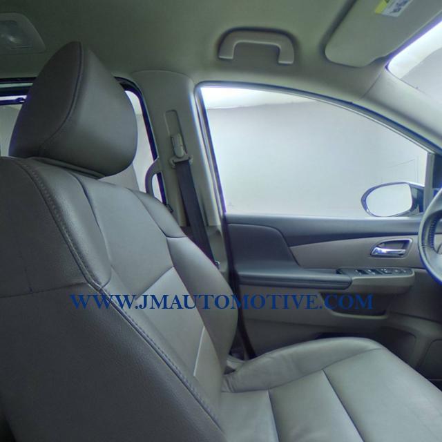 2014 Honda Odyssey 5dr Touring Elite, available for sale in Naugatuck, Connecticut | J&M Automotive Sls&Svc LLC. Naugatuck, Connecticut 2014 Honda Odyssey 5dr Touring Elite, available for sale in Naugatuck, Connecticut | J&M Automotive Sls&Svc LLC. Naugatuck, Connecticut