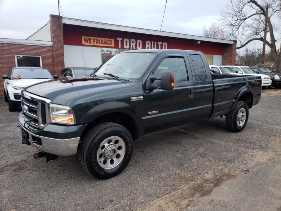 2006 Ford Super Duty F-350 SRW 6.0 Power Stroke Diesel 4WD XLT, available for sale in East Windsor, Connecticut | Toro Auto. East Windsor, Connecticut
