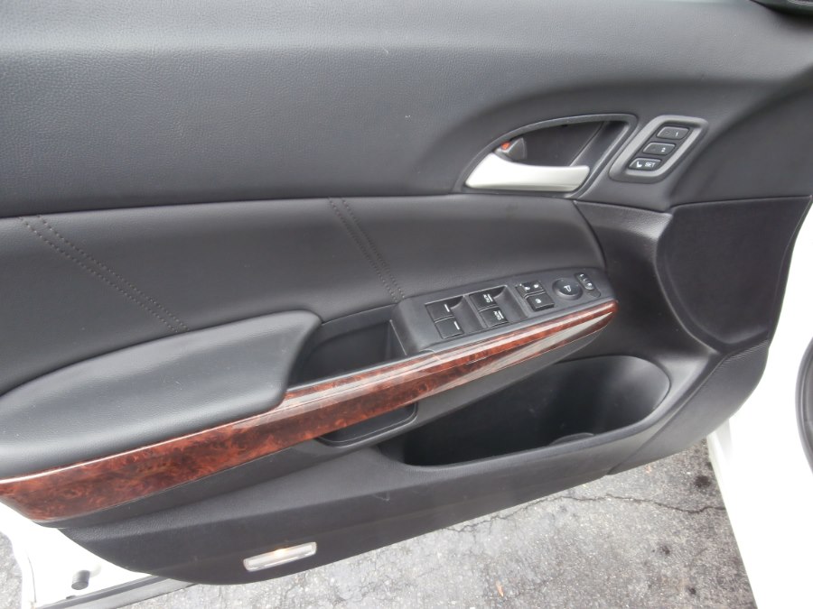 2012 Honda Crosstour 4WD V6 5dr EX-L w/Navi, available for sale in Waterbury, Connecticut | Jim Juliani Motors. Waterbury, Connecticut 2012 Honda Crosstour 4WD V6 5dr EX-L w/Navi, available for sale in Waterbury, Connecticut | Jim Juliani Motors. Waterbury, Connecticut