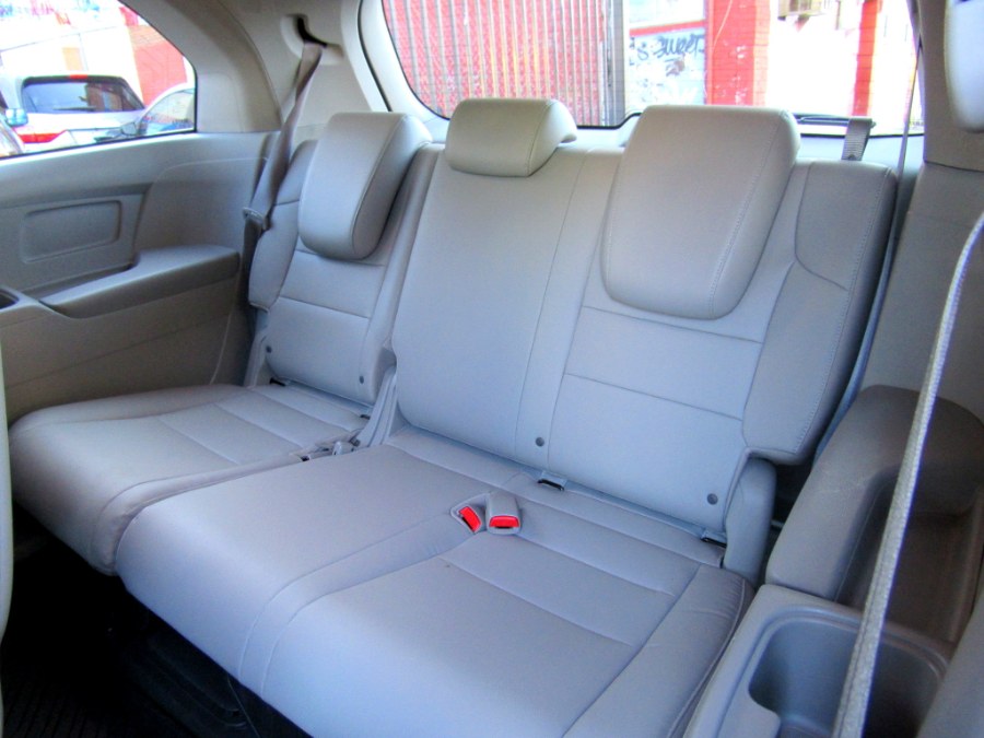 2015 Honda Odyssey 5dr EX-L w/Navi, available for sale in Paterson, New Jersey | MFG Prestige Auto Group. Paterson, New Jersey 2015 Honda Odyssey 5dr EX-L w/Navi, available for sale in Paterson, New Jersey | MFG Prestige Auto Group. Paterson, New Jersey