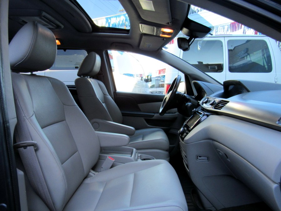 2015 Honda Odyssey 5dr EX-L w/Navi, available for sale in Paterson, New Jersey | MFG Prestige Auto Group. Paterson, New Jersey 2015 Honda Odyssey 5dr EX-L w/Navi, available for sale in Paterson, New Jersey | MFG Prestige Auto Group. Paterson, New Jersey