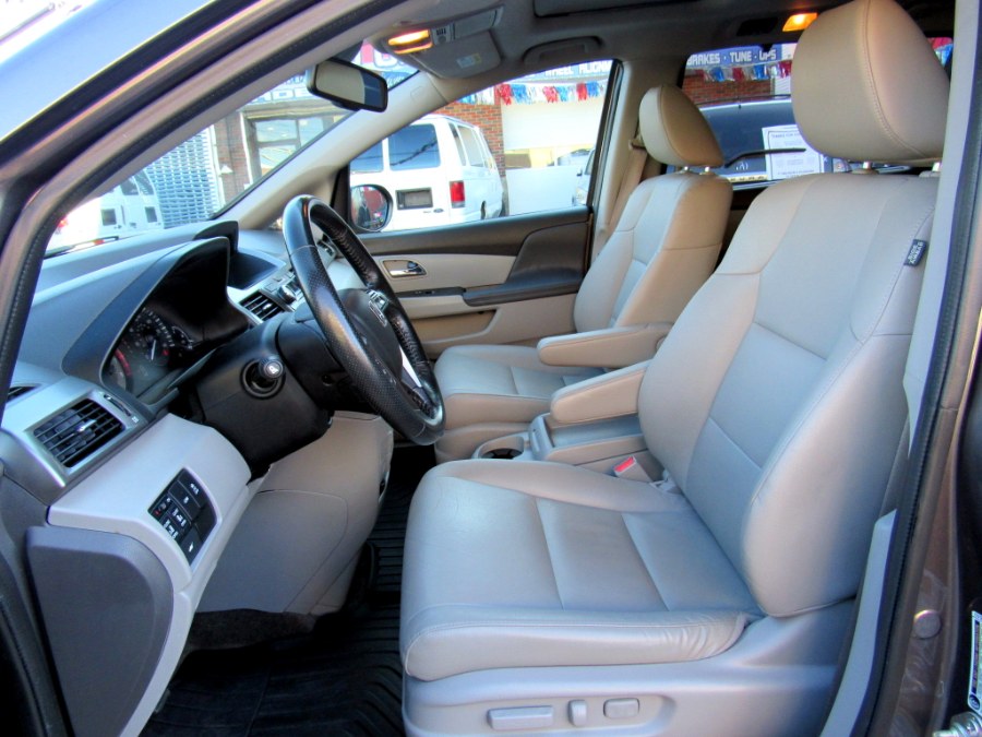 2015 Honda Odyssey 5dr EX-L w/Navi, available for sale in Paterson, New Jersey | MFG Prestige Auto Group. Paterson, New Jersey 2015 Honda Odyssey 5dr EX-L w/Navi, available for sale in Paterson, New Jersey | MFG Prestige Auto Group. Paterson, New Jersey