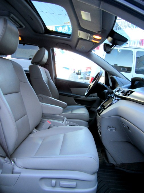 2015 Honda Odyssey 5dr EX-L w/Navi, available for sale in Paterson, New Jersey | MFG Prestige Auto Group. Paterson, New Jersey 2015 Honda Odyssey 5dr EX-L w/Navi, available for sale in Paterson, New Jersey | MFG Prestige Auto Group. Paterson, New Jersey