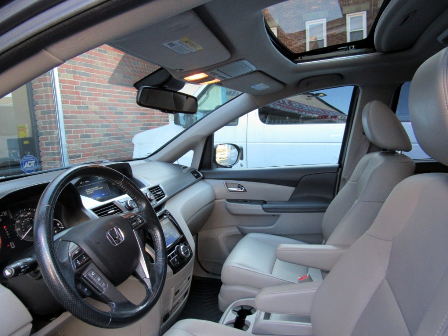 2015 Honda Odyssey 5dr EX-L w/Navi, available for sale in Paterson, New Jersey | MFG Prestige Auto Group. Paterson, New Jersey 2015 Honda Odyssey 5dr EX-L w/Navi, available for sale in Paterson, New Jersey | MFG Prestige Auto Group. Paterson, New Jersey