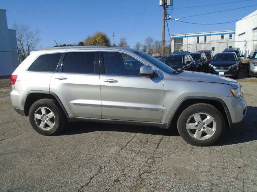 2011 Jeep Grand Cherokee 4WD 4dr Laredo, available for sale in Milford, Connecticut | Dealertown Auto Wholesalers. Milford, Connecticut