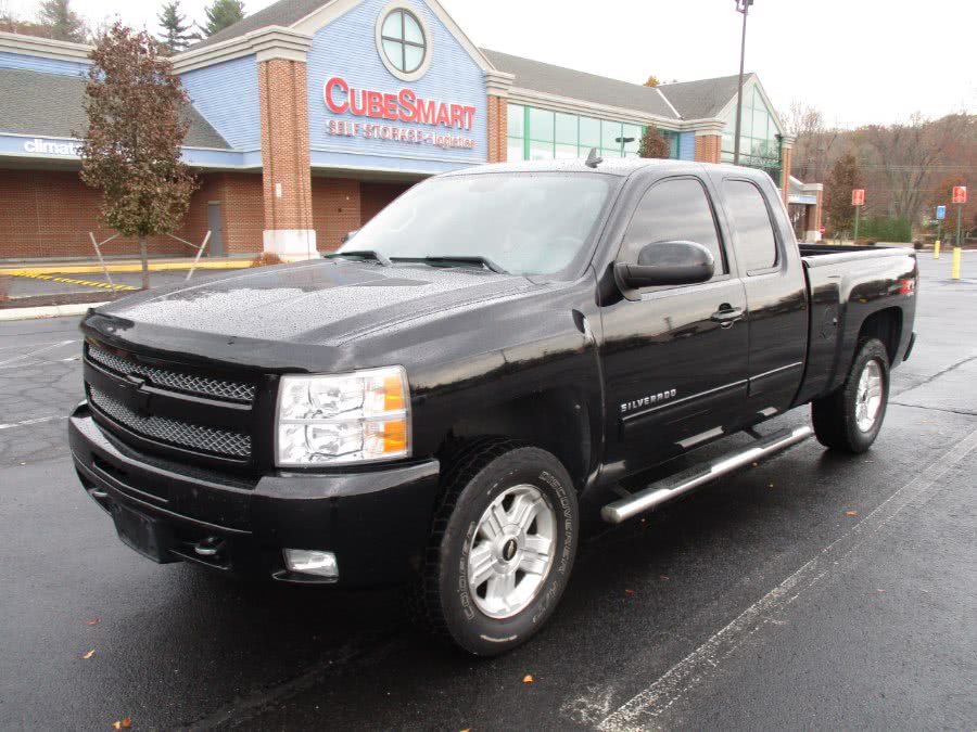 2011 Chevrolet Silverado 1500 4WD Ext Cab 143.5" LT, available for sale in New Britain, Connecticut | Universal Motors LLC. New Britain, Connecticut