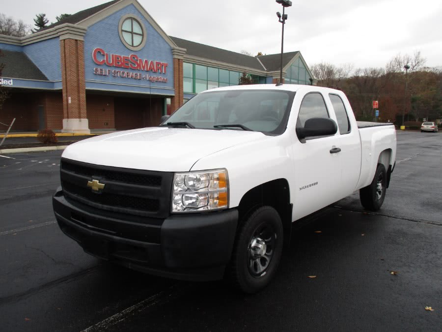 2010 Chevrolet Silverado 1500 2WD Ext Cab 143.5", available for sale in New Britain, Connecticut | Universal Motors LLC. New Britain, Connecticut