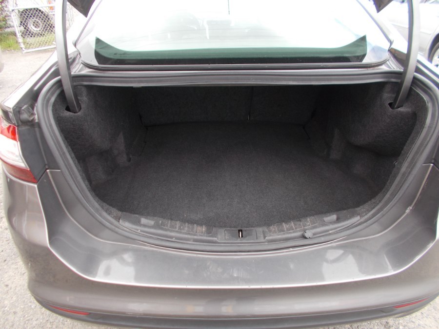 2014 Ford Fusion 4dr Sdn SE FWD, available for sale in Temple Hills, Maryland | Temple Hills Used Car. Temple Hills, Maryland 2014 Ford Fusion 4dr Sdn SE FWD, available for sale in Temple Hills, Maryland | Temple Hills Used Car. Temple Hills, Maryland