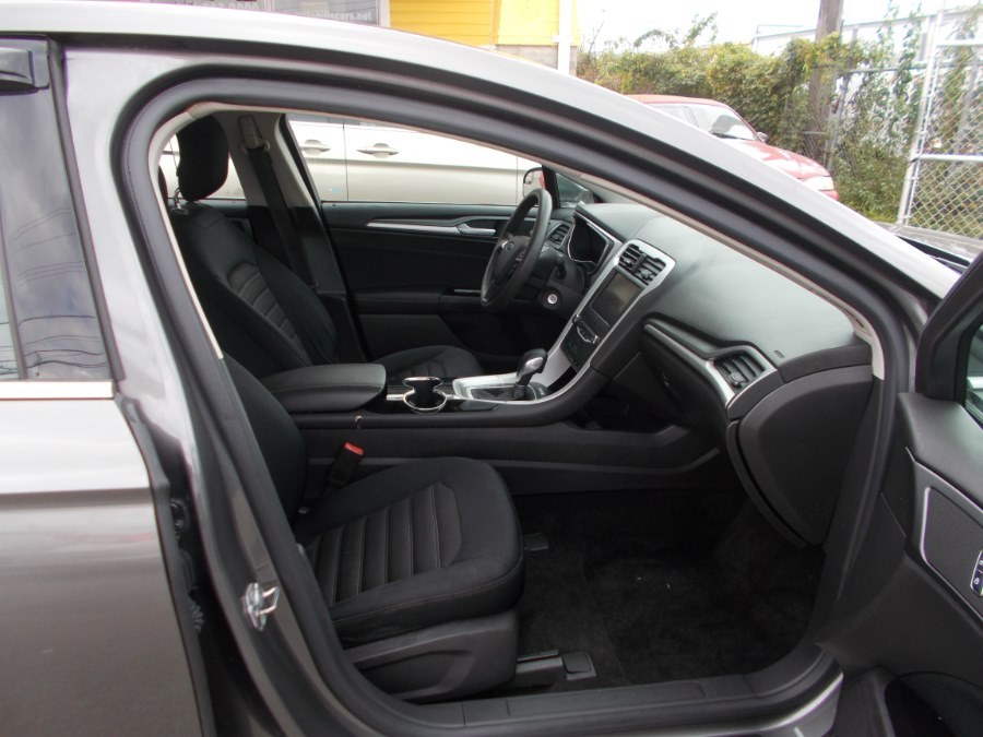 2014 Ford Fusion 4dr Sdn SE FWD, available for sale in Temple Hills, Maryland | Temple Hills Used Car. Temple Hills, Maryland 2014 Ford Fusion 4dr Sdn SE FWD, available for sale in Temple Hills, Maryland | Temple Hills Used Car. Temple Hills, Maryland