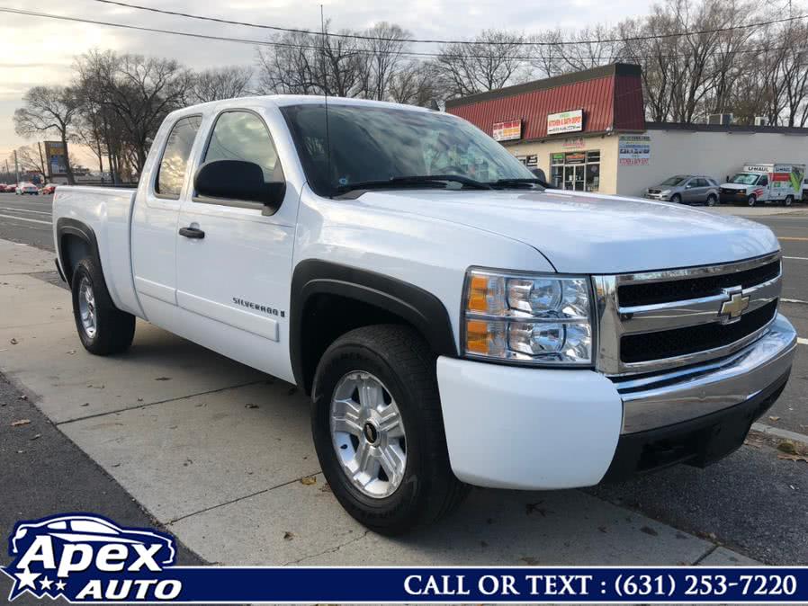 2008 Chevrolet Silverado 1500 4WD Ext Cab 157.5" LT w/1LT, available for sale in Selden, New York | Apex Auto. Selden, New York