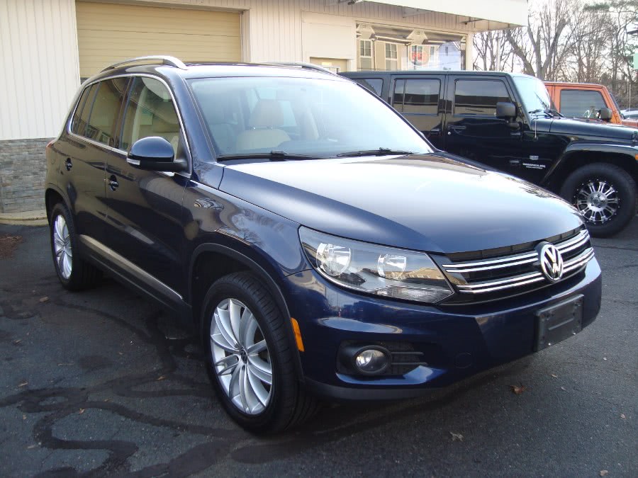 2012 Volkswagen Tiguan 4WD 4dr Auto SE w/Sunroof & Nav, available for sale in Manchester, Connecticut | Yara Motors. Manchester, Connecticut