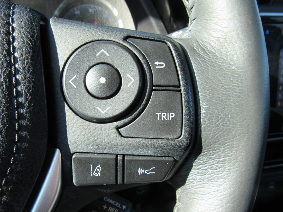 Used Toyota Corolla SE CVT (Natl) 2017 | Hilario's Auto Sales Inc.. Worcester, Massachusetts Used Toyota Corolla SE CVT (Natl) 2017 | Hilario's Auto Sales Inc.. Worcester, Massachusetts