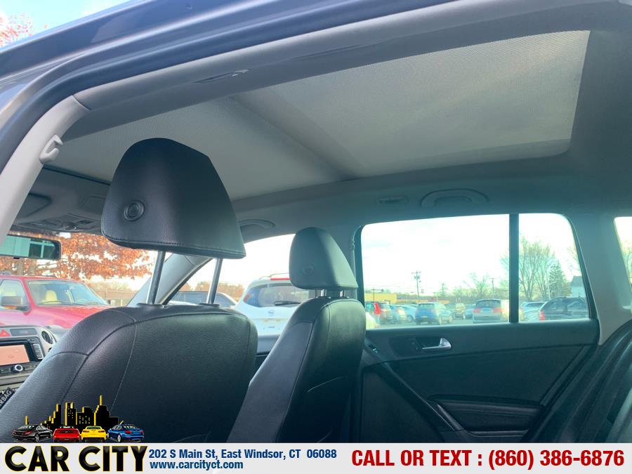 2011 Volkswagen Tiguan 4WD 4dr SE 4Motion wSunroof & Navi, available for sale in East Windsor, Connecticut | Car City LLC. East Windsor, Connecticut 2011 Volkswagen Tiguan 4WD 4dr SE 4Motion wSunroof & Navi, available for sale in East Windsor, Connecticut | Car City LLC. East Windsor, Connecticut