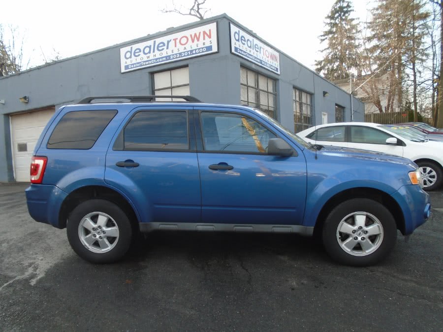 2010 Ford Escape 4WD 4dr XLT, available for sale in Milford, Connecticut | Dealertown Auto Wholesalers. Milford, Connecticut