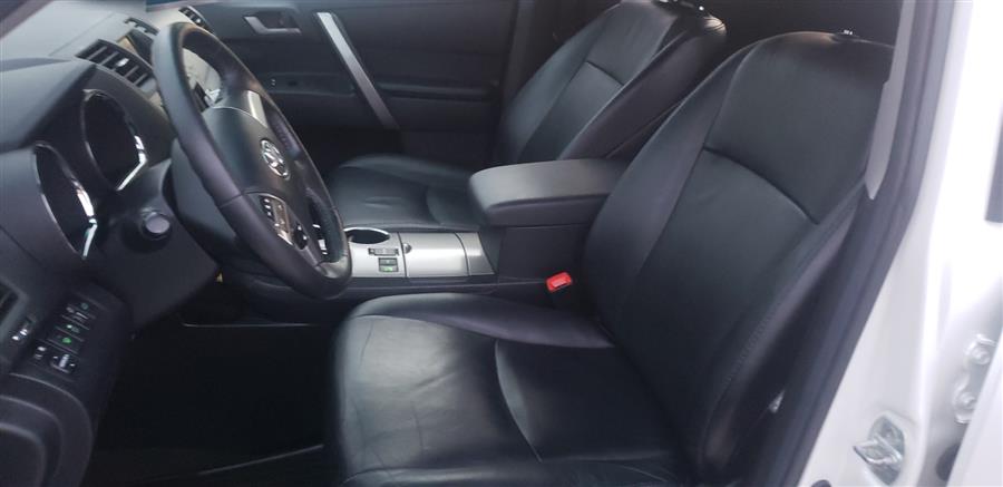 2012 Toyota Highlander 4WD 4dr V6 (Natl), available for sale in Springfield, Massachusetts | Absolute Motors Inc. Springfield, Massachusetts 2012 Toyota Highlander 4WD 4dr V6 (Natl), available for sale in Springfield, Massachusetts | Absolute Motors Inc. Springfield, Massachusetts